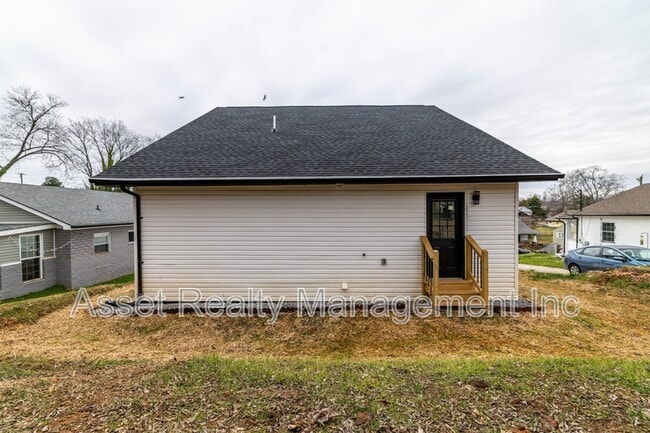 Building Photo - 3412 Ashland Ave