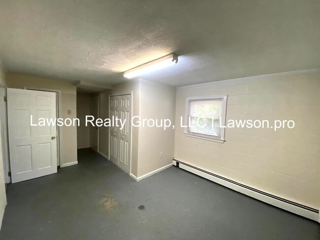 Building Photo - 1706 Glendon Rd
