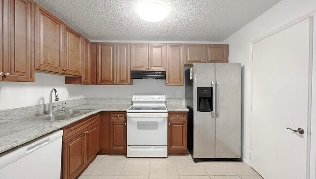 Building Photo - 10919 Mainsail Dr