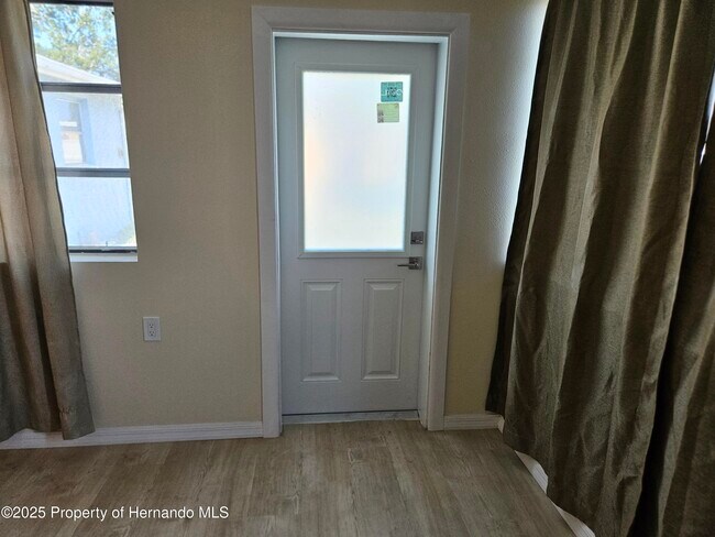 Building Photo - 13240 Starfish Dr