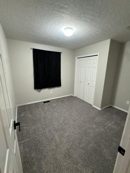 Building Photo - 273 W Antler Ct
