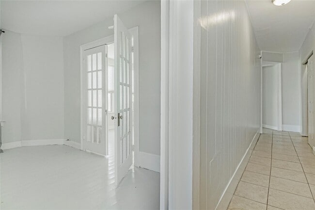 Building Photo - 2121 Avenue K