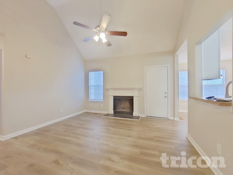 Building Photo - 132 Diamond Ct