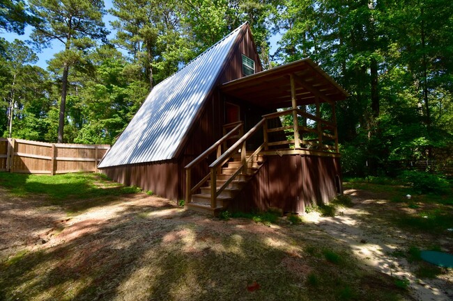 Building Photo - 1 Bedroom House in Ruston With Lots of Upd...