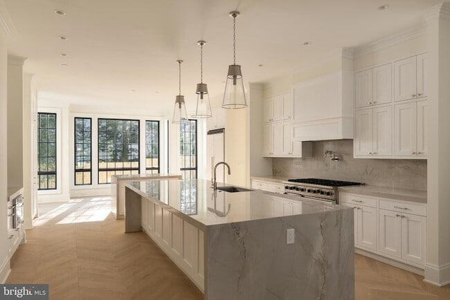 Building Photo - 5042 Overlook Rd NW