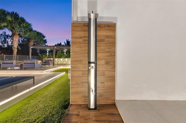Building Photo - 8608 Torrey Isles Terrace