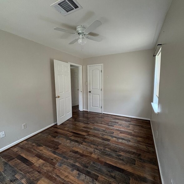 Building Photo - 1301 Stadium Dr