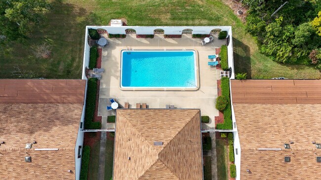 Building Photo - 3608 Bay Ct