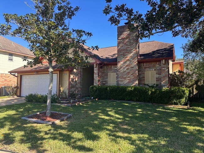Building Photo - 219 Kings Ct