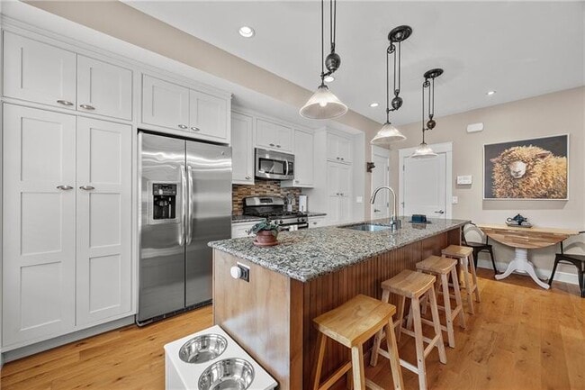 Building Photo - 706 Ivy St