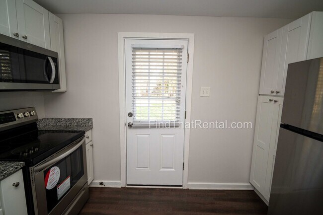 Building Photo - 805 Hamilton St