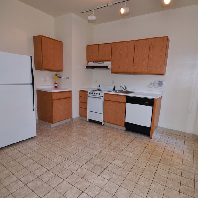 Building Photo - 3 Rosary Way