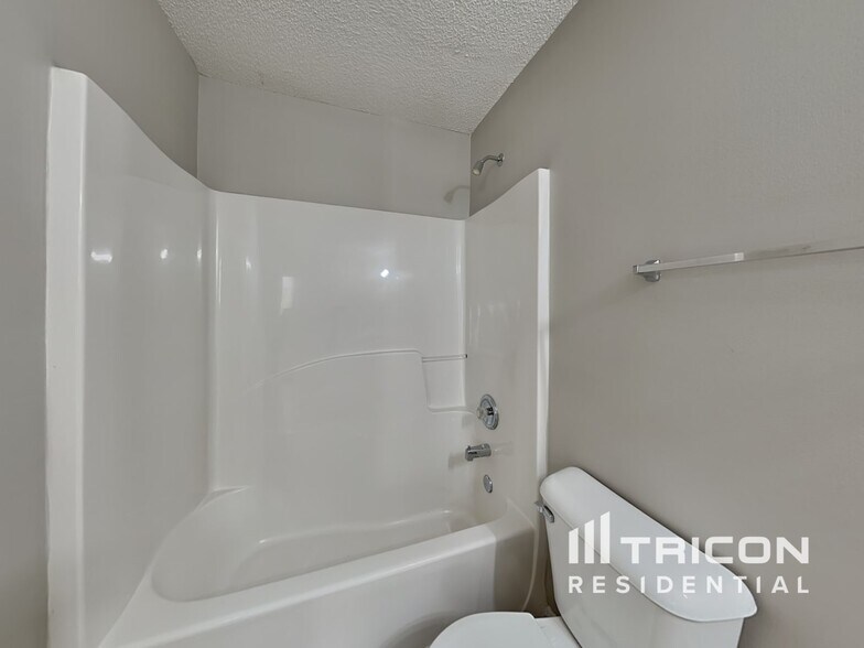 Building Photo - 3311 Metro Way SW