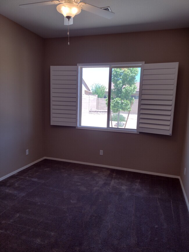 Building Photo - 5537 N Kerwood Loop