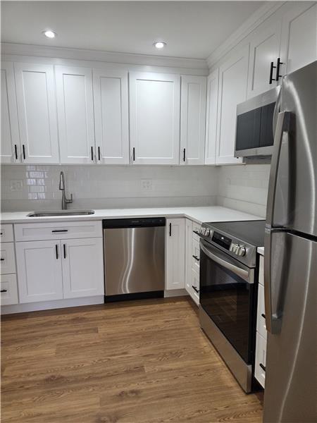 Modern kitchen - 1000 Lexington St