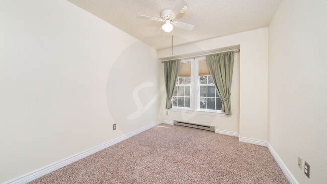 Building Photo - Westside 5 Bedroom Home Nestled Near Ute V...