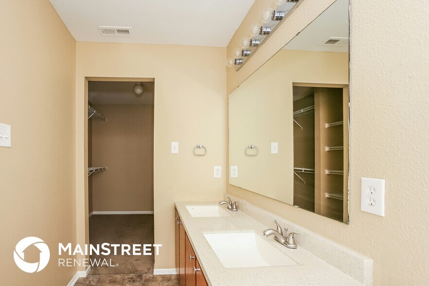 Building Photo - 2377 Bridlewood Dr