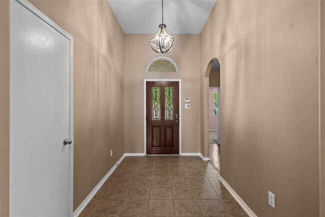 Building Photo - 803 Arlington Pointe Dr