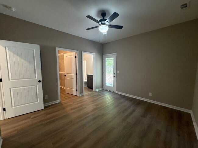 Building Photo - 513 Westend Cir