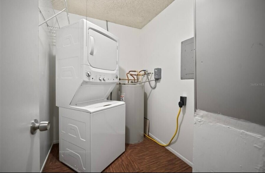 Building Photo - 4325 Aegean Dr