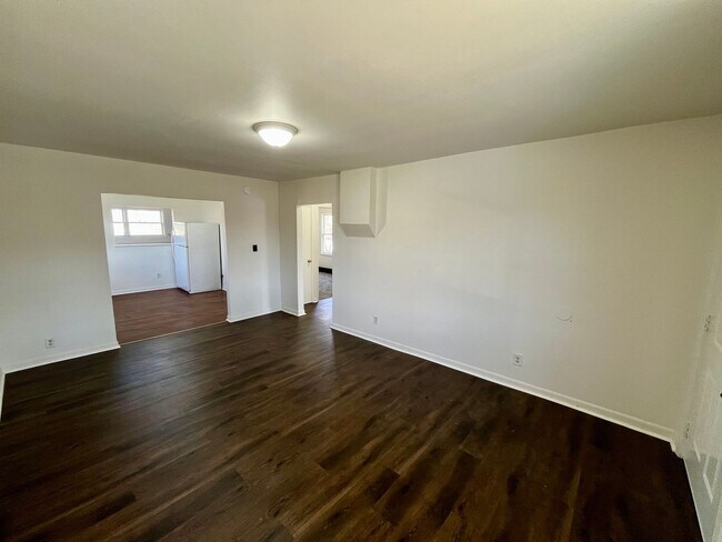 Building Photo - 17-17A E Washington St