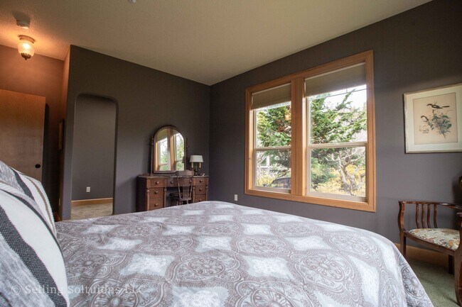 Building Photo - 5010 SE 362nd Ave