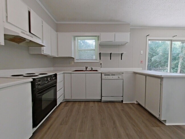 Building Photo - 3 Bedroom Ranch in West Augusta 30907 ZIPCODE