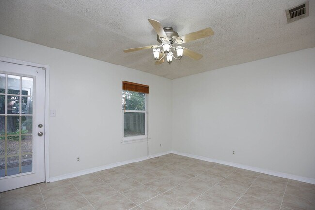 Building Photo - 6972 Weatherwood Dr