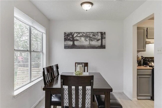 Building Photo - 6900 Hyland Cir