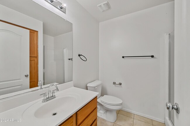 Building Photo - 2257 S Ponderosa Dr