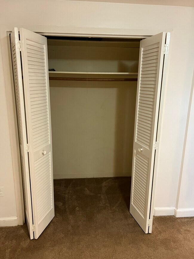 Bedroom 2 Closet - 618 S Quincy St