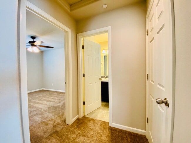 Building Photo - $2,250 DeWolf & Barstow, 3 Bedroom - Joy Dr, Clovis / Community Pool