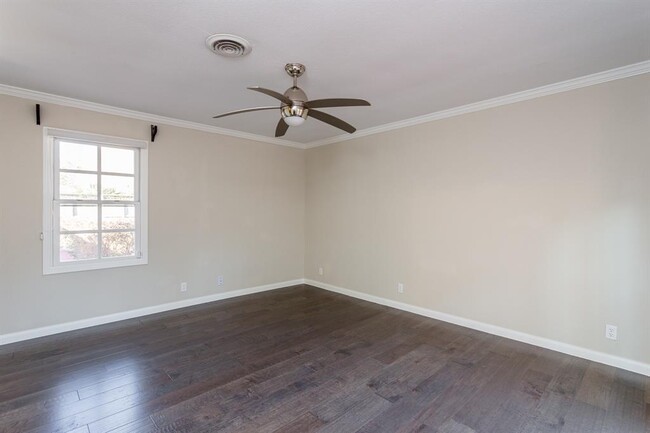 Building Photo - 3006 Conway St