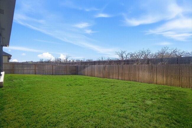 Building Photo - 1318 Kingsgate Dr