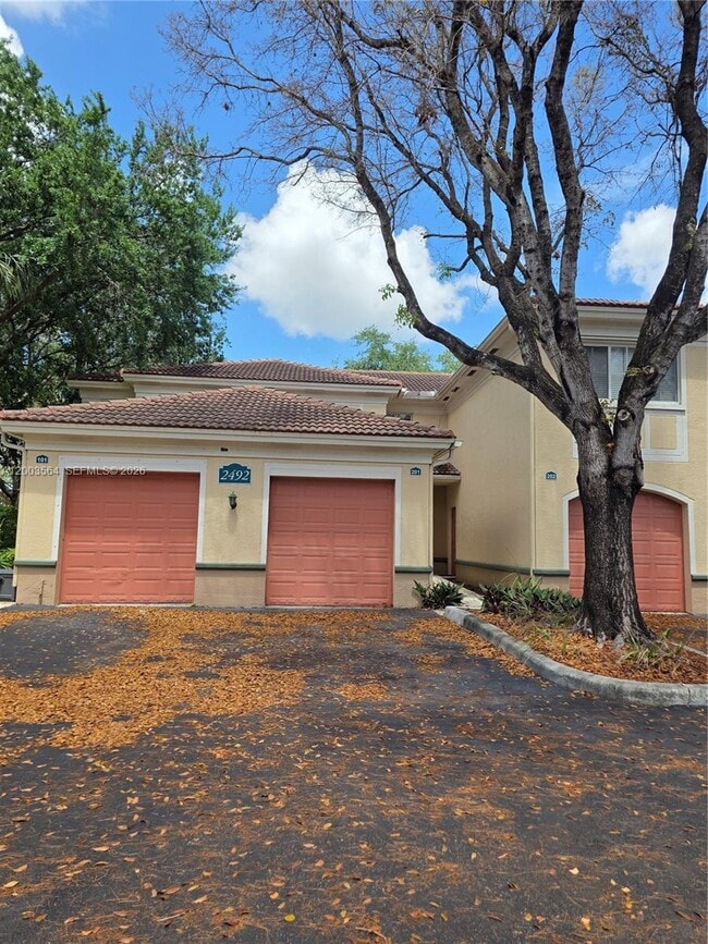 Building Photo - 2492 Centergate Dr