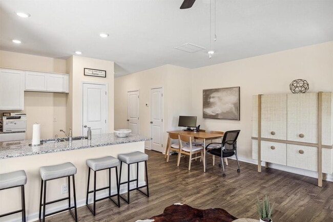 Building Photo - End unit! Available Early June!