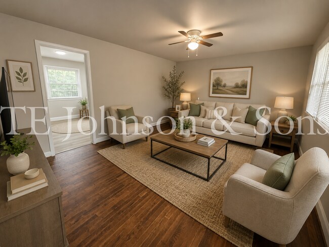 Building Photo - Newly Renovated 4 Bedroom Home with Hardwood Floors & Central A/C in Winston-Salem