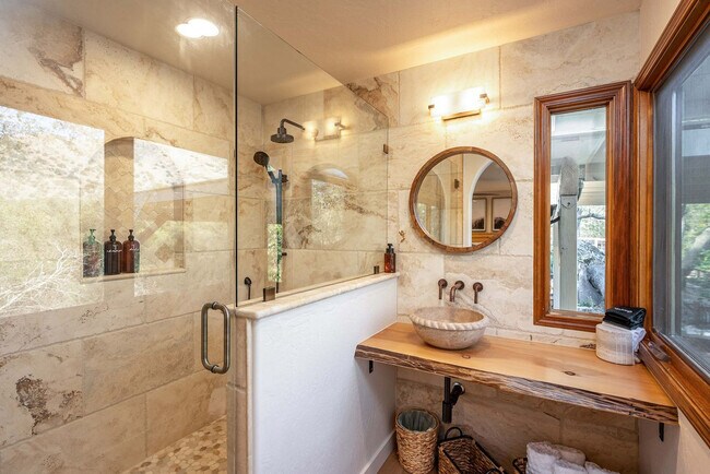 Building Photo - 43620 Washburn Dr