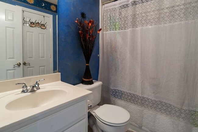 Building Photo - 7712 Brookview Ct