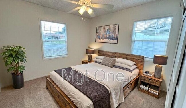 Building Photo - 6677 Mt Whitney Ave