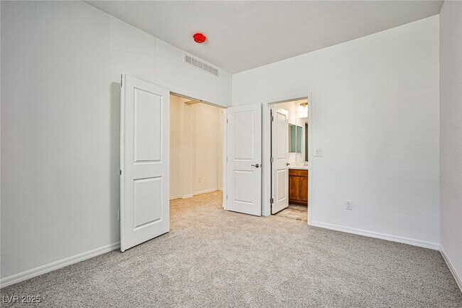 Building Photo - 7523 Castlegreen Ave
