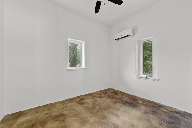 Building Photo - 107 Concord Cir