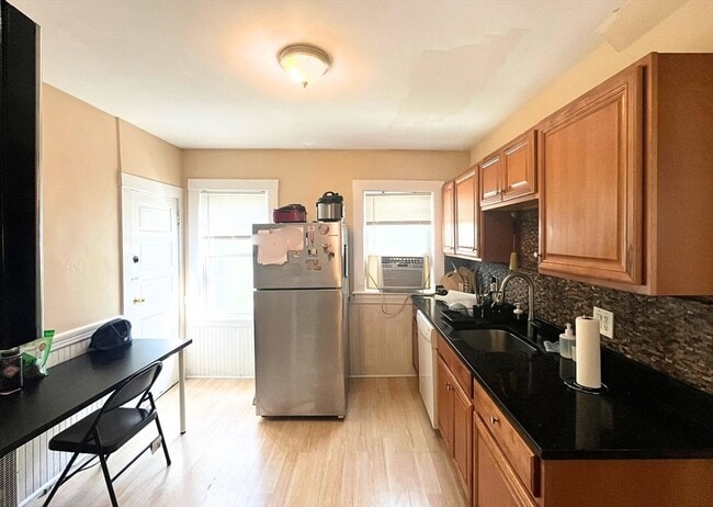 Building Photo - 3907 Washington St