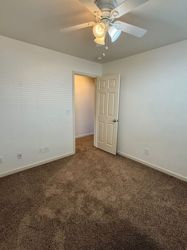 Building Photo - 3 Bedroom 2 Bath House!