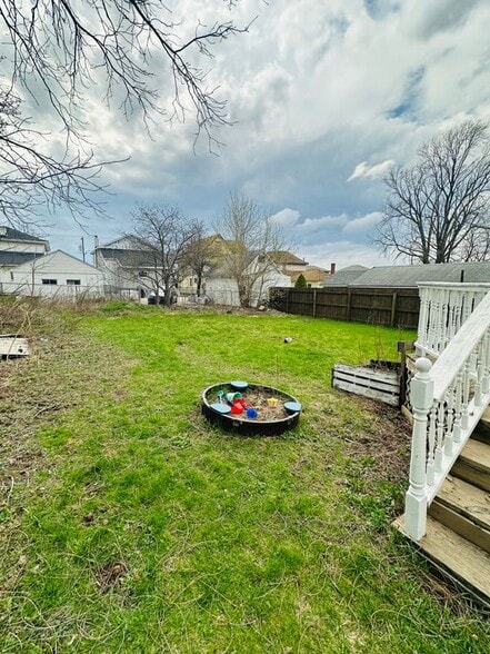 Building Photo - 15 Van Patten St