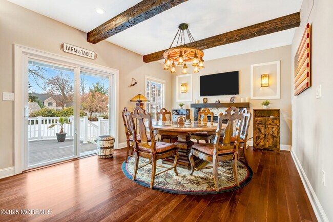 Building Photo - 909 Brookside Ave