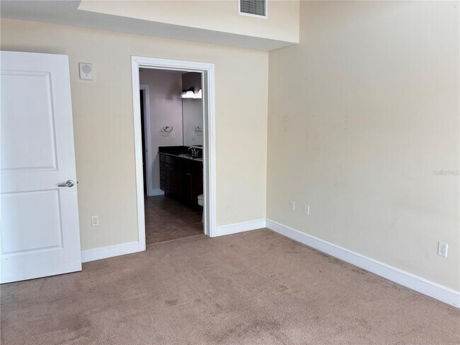 Building Photo - 101 S Eola Dr