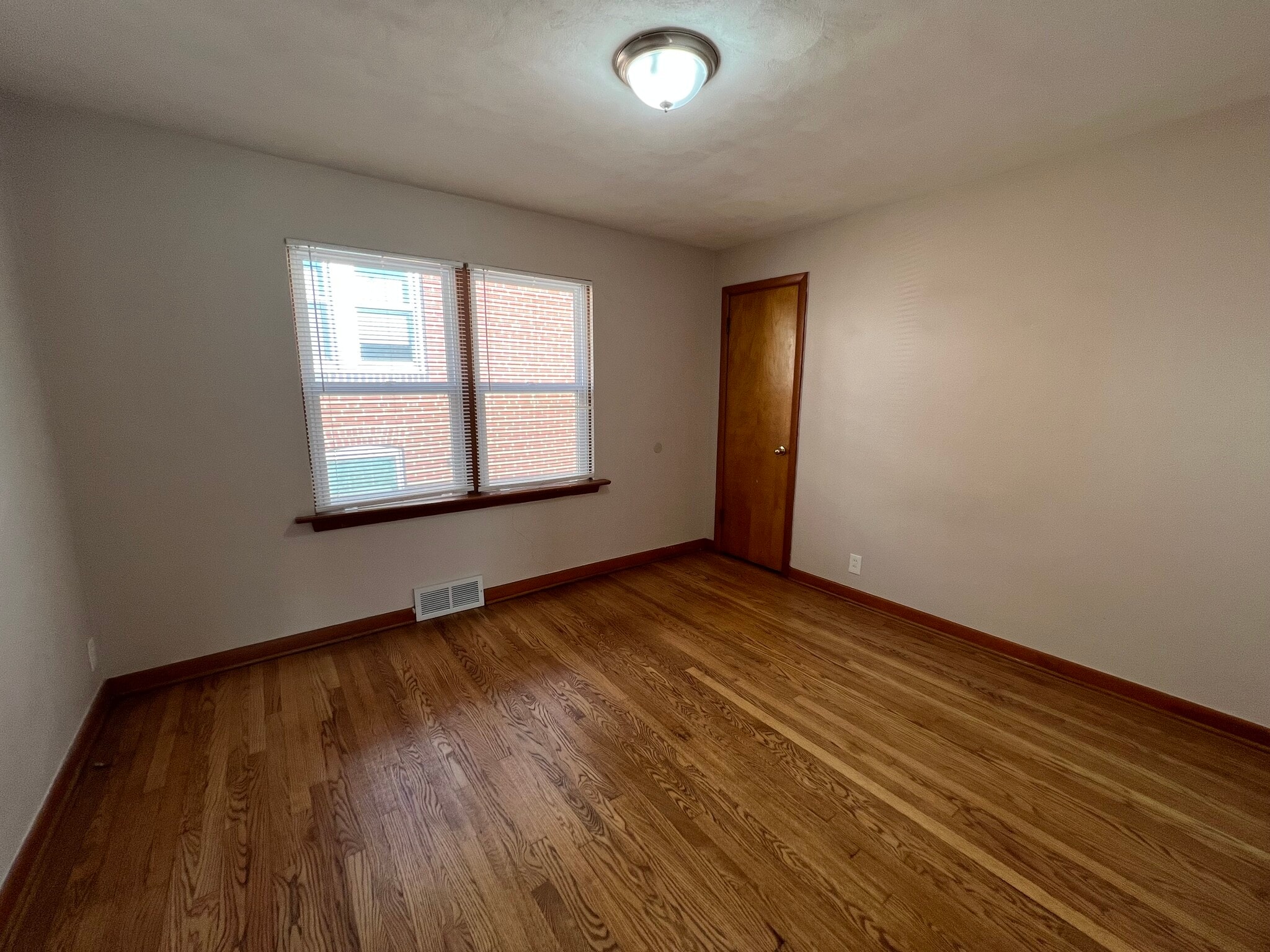 Building Photo - 1509 Collins Ave