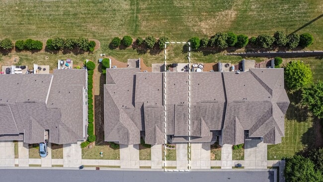 Building Photo - 1223 Bhaltair Ln