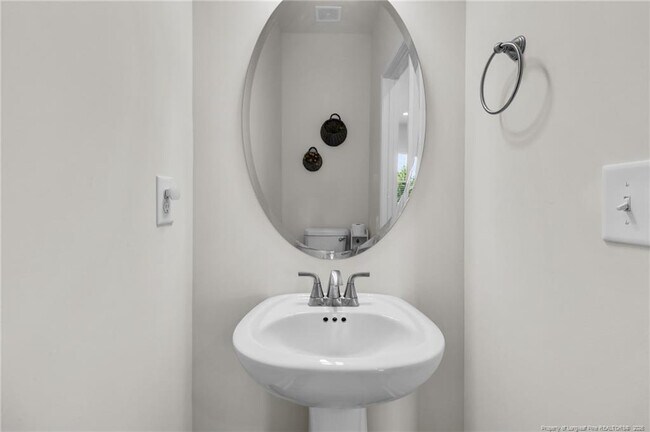 Building Photo - 173 London Dr